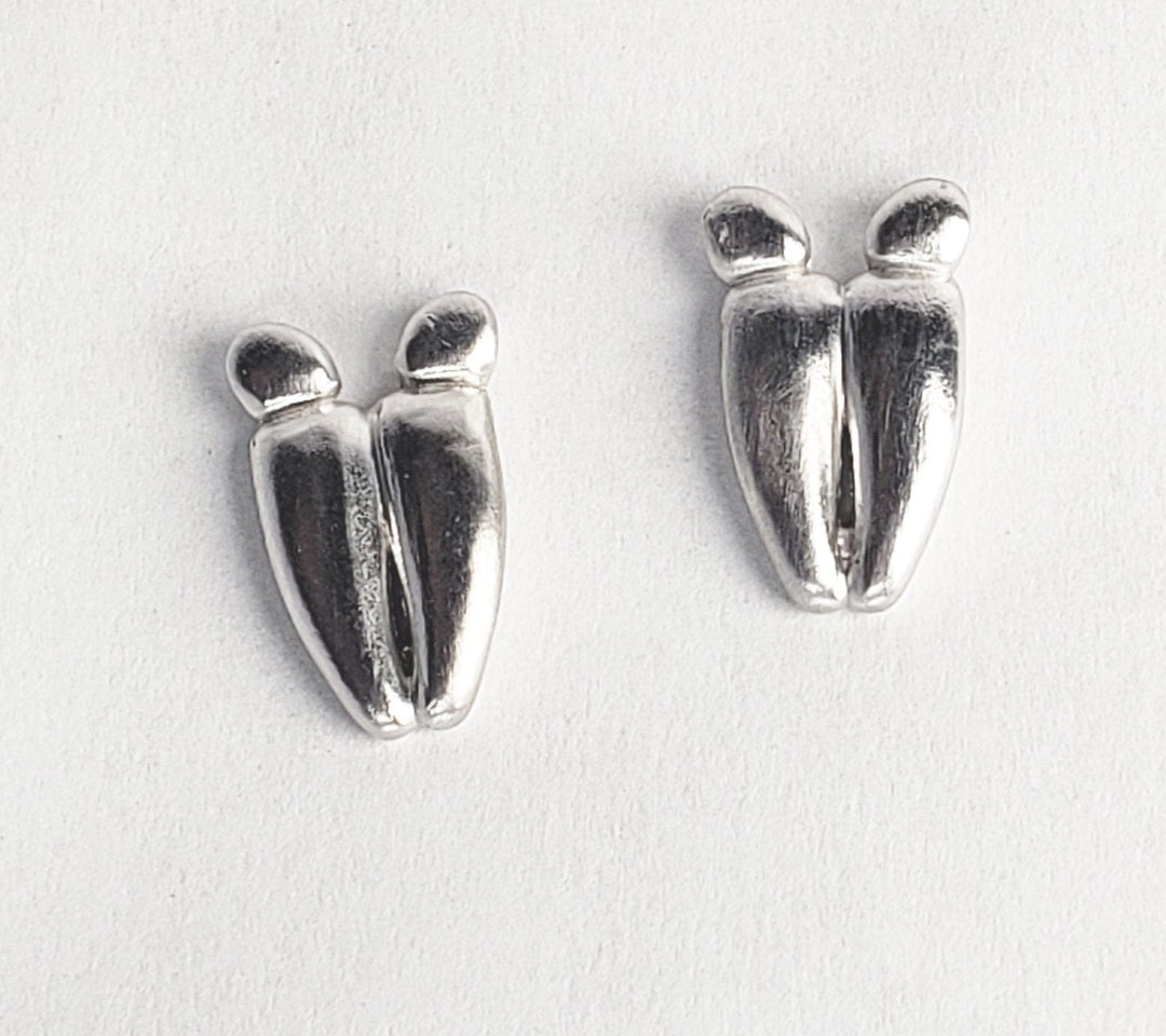 American Sportsman Jewelry Earrings Sterling Silver Deer Print Hunting Earrings-Small